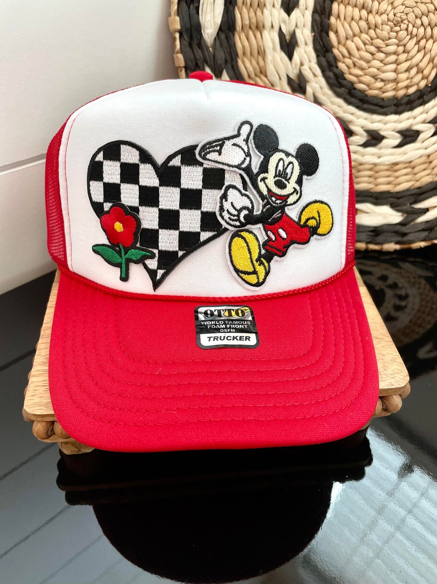 Mickey's retro Love trucker hat - Adult size