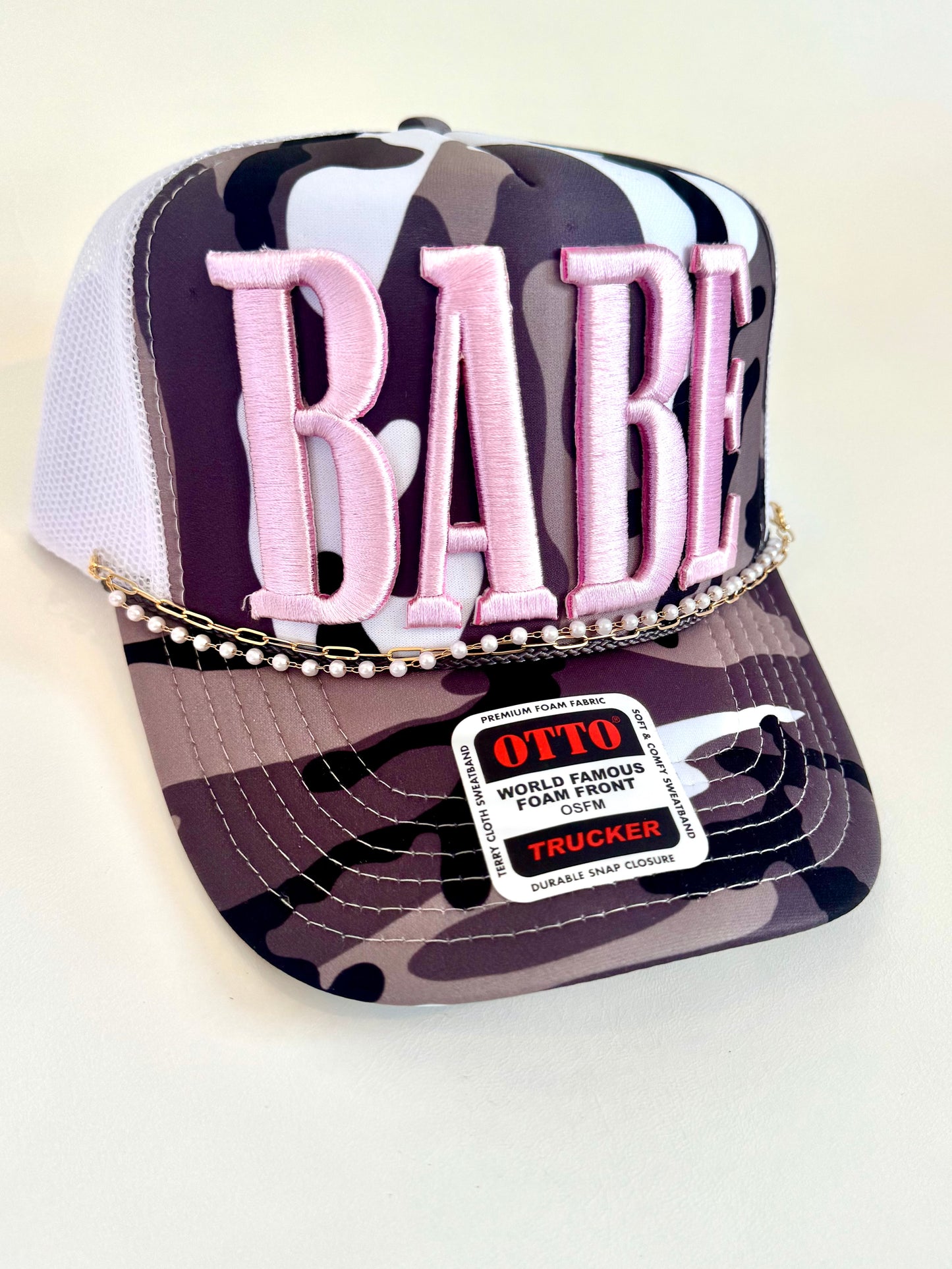 "BABE"Pink Puff patch Camo Trucker hat